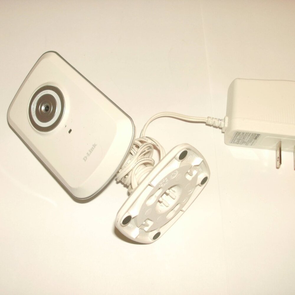 D-Link DCS-930L Network Security Camera Webcam Ethernet with Power Supply